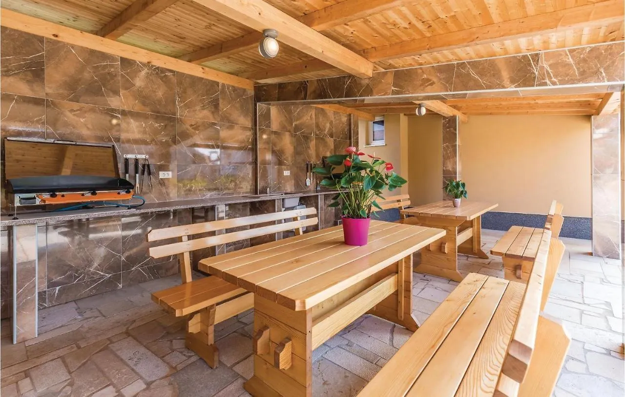 3 Bedroom Beautiful Apartment In Medulin Hırvatistan