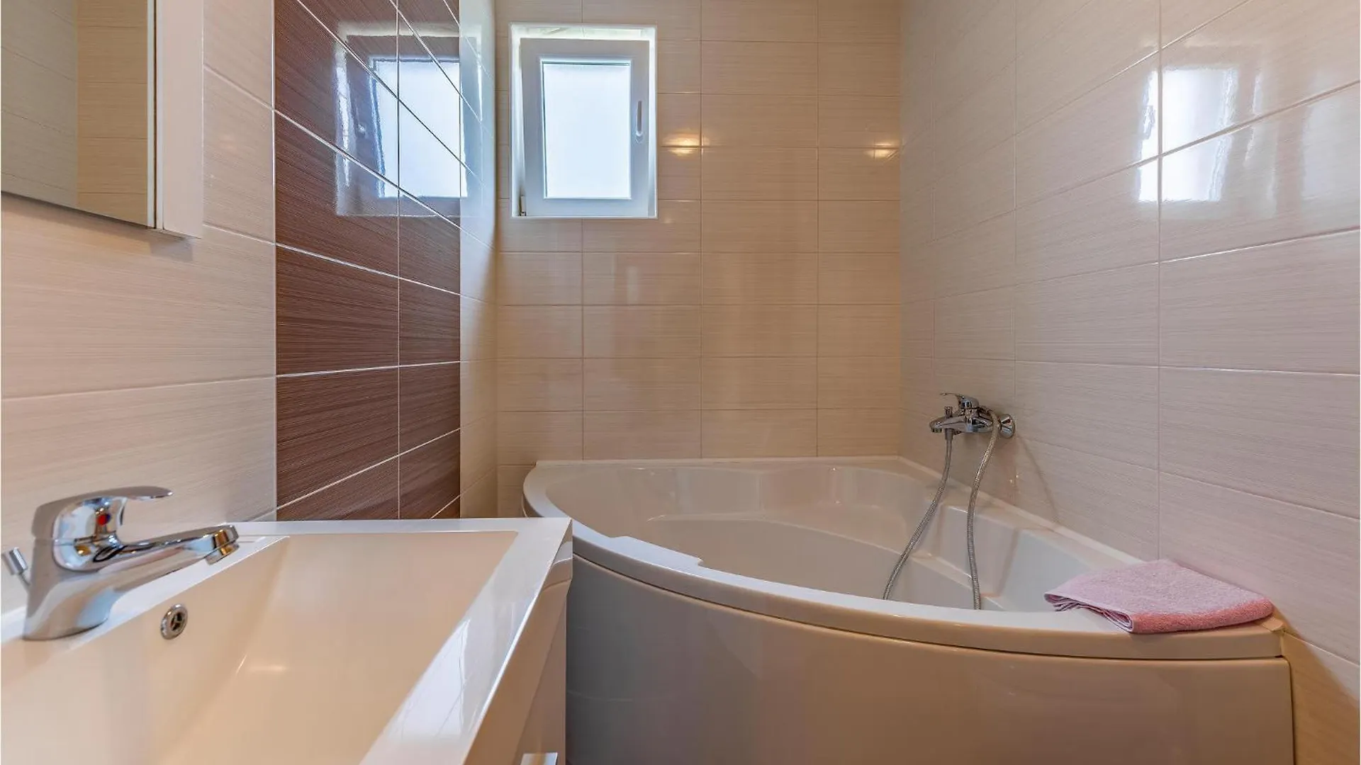 3 Bedroom Beautiful Apartment In Medulin 0*,