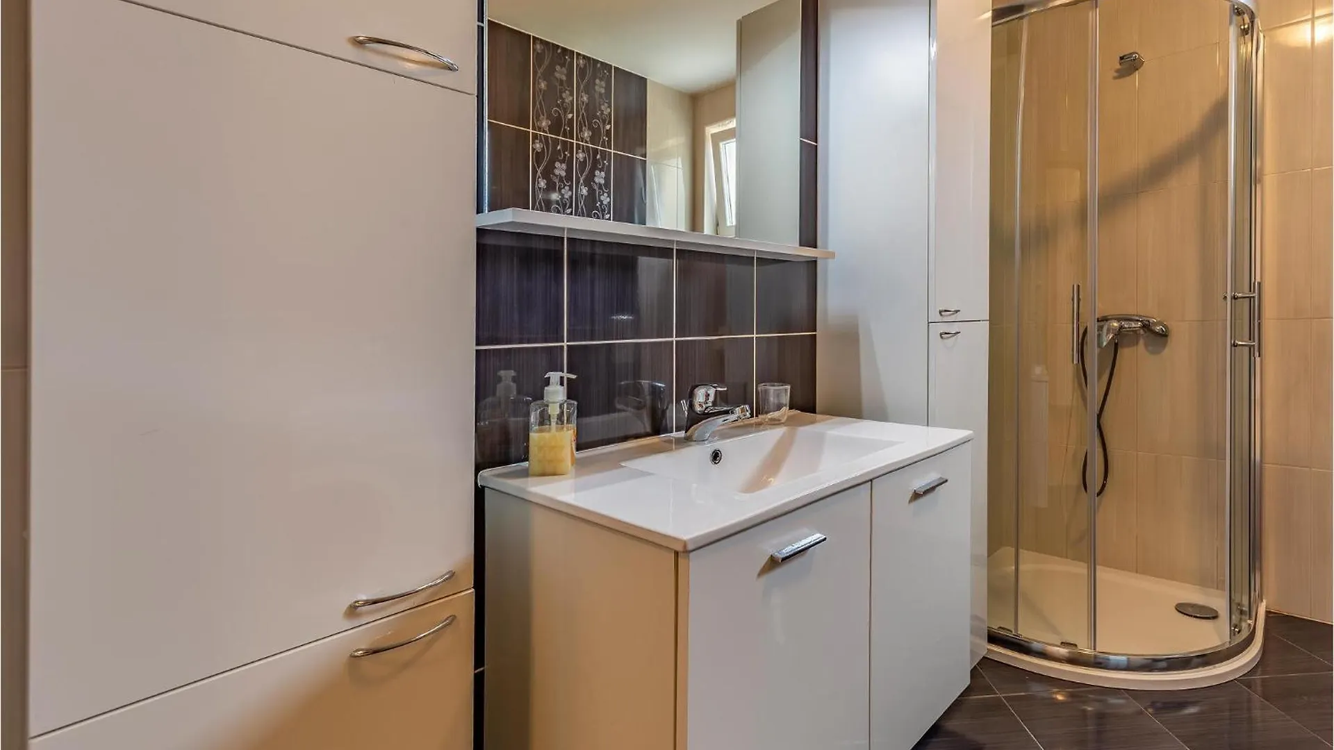 3 Bedroom Beautiful Apartment In Medulin