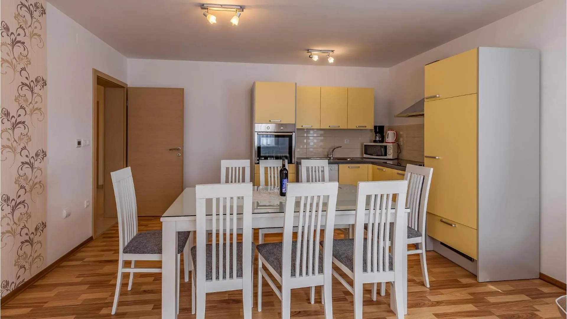 3 Bedroom Beautiful Apartment In Medulin