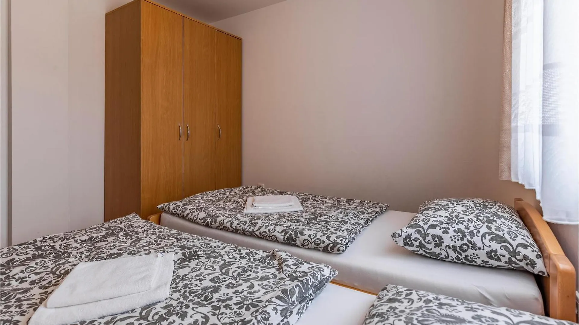 3 Bedroom Beautiful Apartment In Medulin