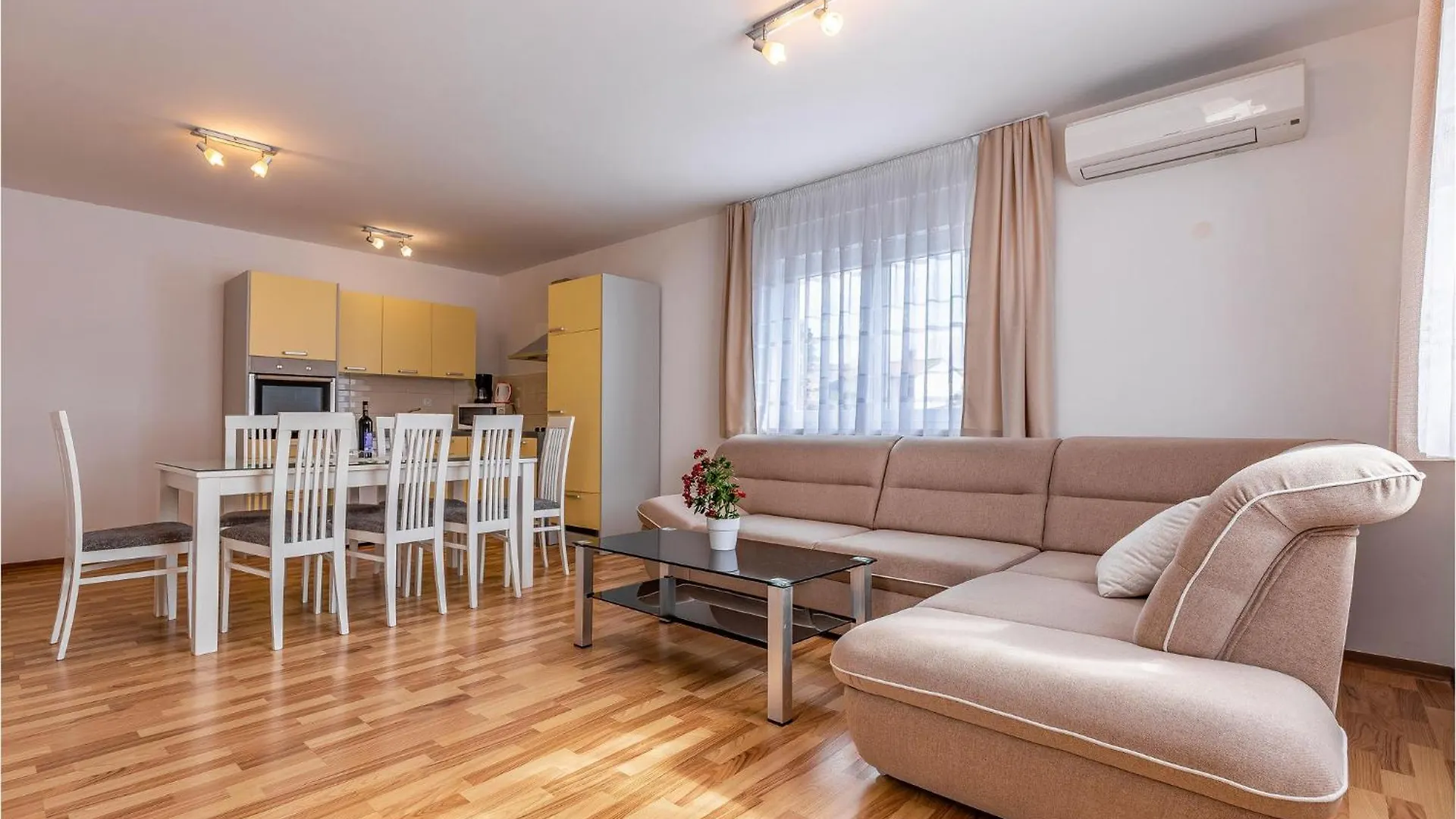 3 Bedroom Beautiful Apartment In Medulin